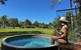 Lake Weyba Cottages Noosa